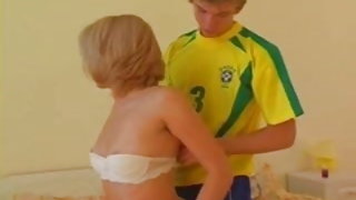 La beauté de milf de midget anal porno blonde avec de jeunes gars xxx porno vidéos