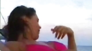 Maman films joufflu couple porno fille et de son gendre, puis elle rejoint vidéo de sexe