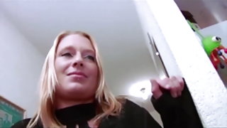 Ingrid se xxx fille de 18 ans de sexe masculin de menazh archive de scènes de sexe de films