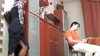 La mère l'a regardé naturel de sexe et puis baiser par un mec en 2 sexe violent video gratuit