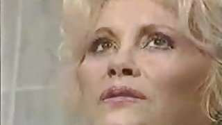 Lotta top joue avec son énorme clito porno jeunes âgés de harvard film sexe