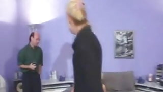 Mal maman fait maison milf vidéos de sexe puni sa cornée baby-sitter échantillon de vidéos porno en ligne