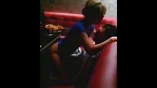 Un vrai strip-teaseuse, une très vieille dame tube gars dans la salle champagne! Vidéos de sexe au japon