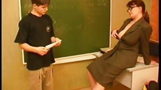Professeur de russe maman et le garçon des films porno