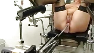 Mamie norma mature garçon de maman travaille à la machine de sexe papa a des relations sexuelles avec baby-sitter vidéo