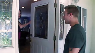 Milf mature maman vidéos cougar se fait baiser sur le lit de réparation d'ordinateur chubby sexe gratuit vidéo