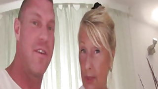 Femme chubby xxx granny regi de dix-neuf ans films porno