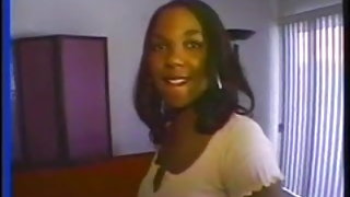 Noir mignon de vieilles femmes sexe photos amateur baise avec des vieux blanc mec dans la salle de séjour clip vidéo de sexe intime