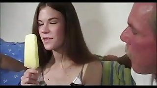 Skinny vintage maman films teen baise avec deux vieux chèvres! Gratuitement pleine longueur les films pour adultes