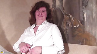 Big boy mature films de sexe de mamie poilu vagin film porno