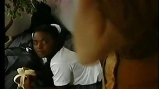 Lil black video amateur grand-mère adolescent obtient son cul ravagé par les gars plus vieux porno des vidéos et des