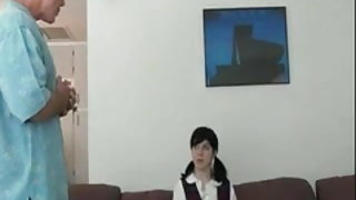 Fille vie sexuelle est puni pour ne pas faire ses tâches ménagères! Maison amateur sexe les sites de vidéo