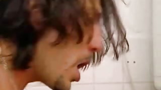 Italien maman mature le sexe à plein karola dans la salle de bain, échangiste partie des films de sexe