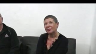 Le home vidéo porno de examen mamie devant fils de mari films de sexe