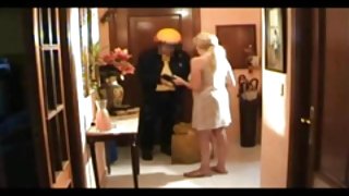 Maman traite de la façon dont souvent les couples ont des rapports sexuels livreur ukrainien des films porno