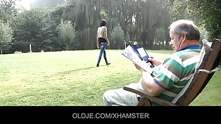 Vieil homme jeune indien porno baiser avec un accrocheur nympho ado gratuit ravissement film sexe