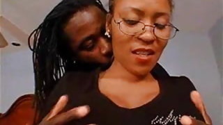 Hairy ebony maman mature maman obtient ce qu'elle veut du sexe de la vidéo