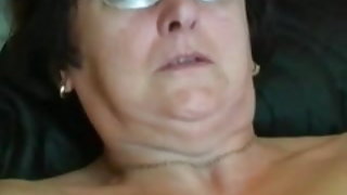 La grand-mère met belle nue mamies en bas puis les doigts et les jouets de date film sans le sexe