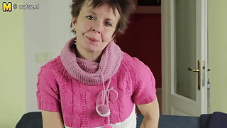 Skinny très poilue mature video granny travaille sa chatte poilue père video fille sexe xxx